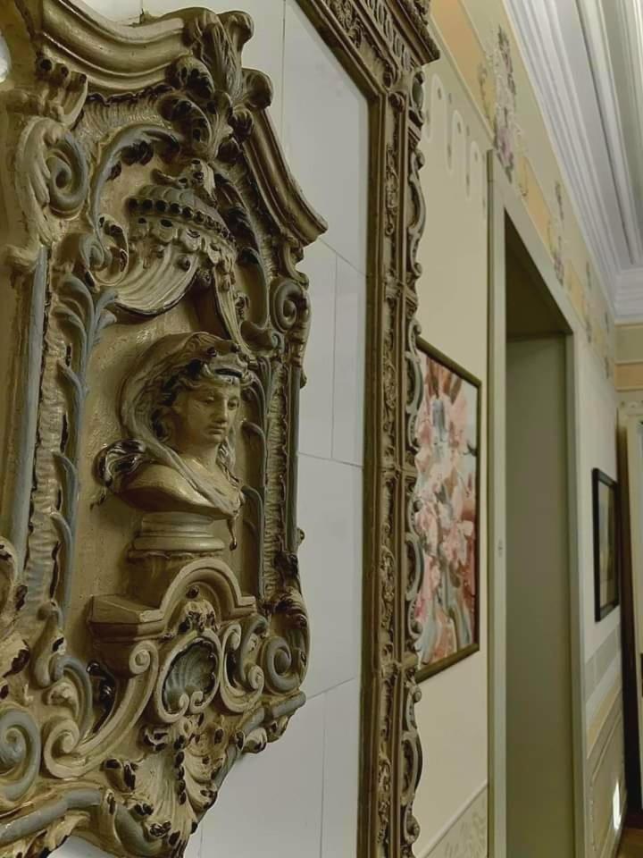 Boutique Hotel Argo クタイシ エクステリア 写真