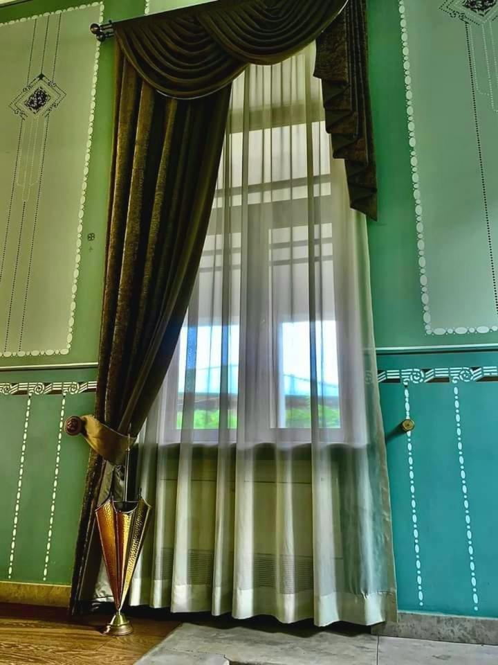 Boutique Hotel Argo クタイシ エクステリア 写真